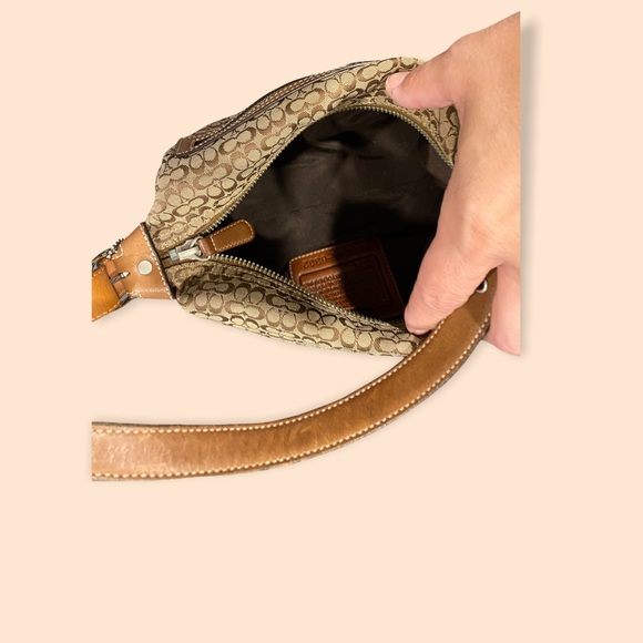 Coach handbag - like new - Picture 2 of 3